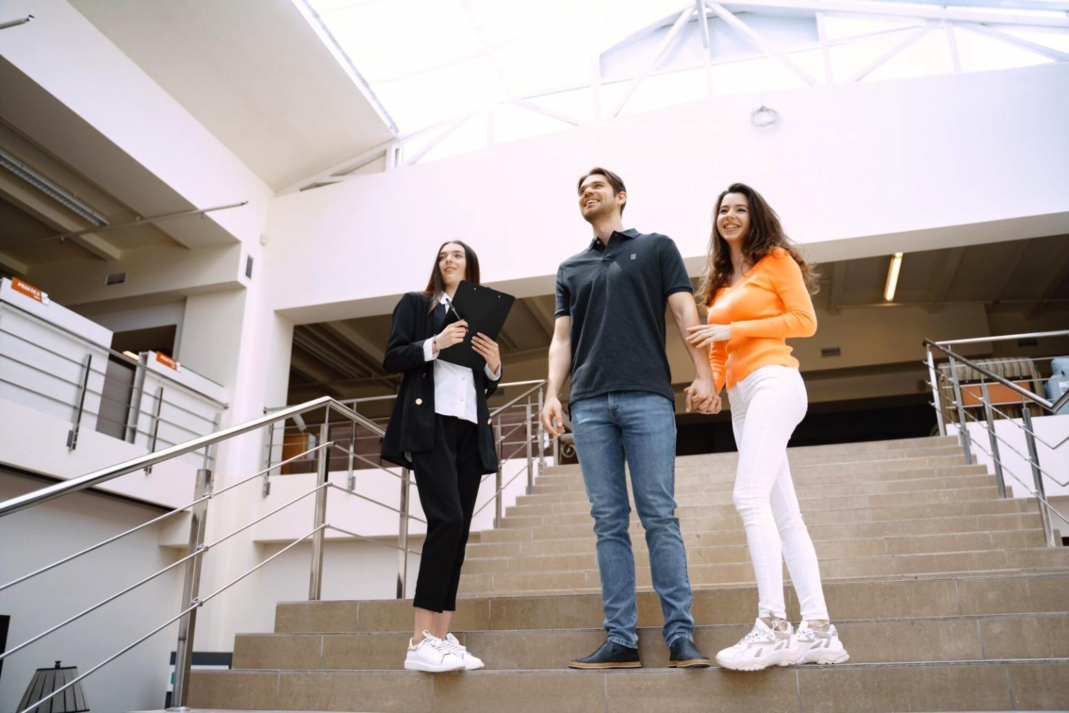 Students using financial planning tools and resources
